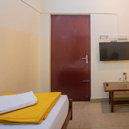 Sri Ramakrishna Hotel Bangalore Buitenkant foto
