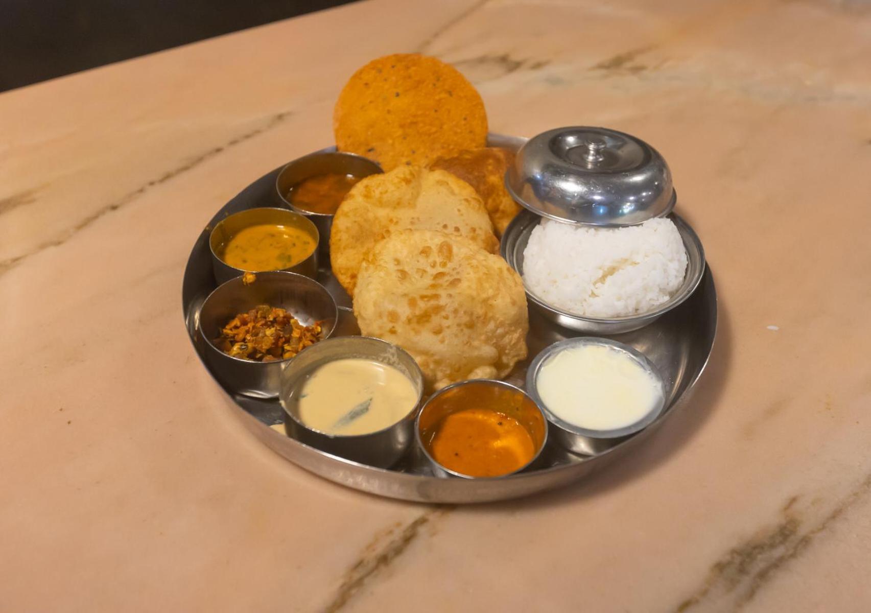 Sri Ramakrishna Hotel Bangalore Buitenkant foto