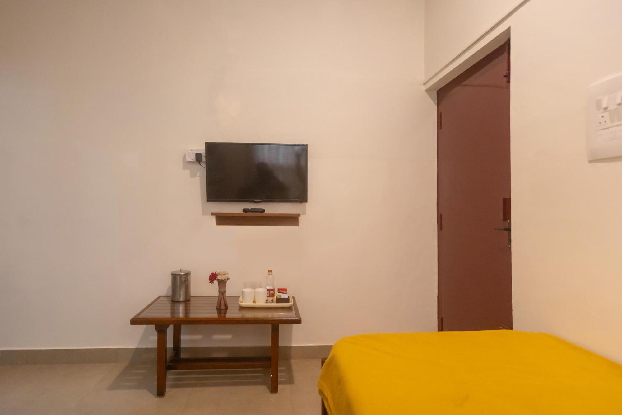 Sri Ramakrishna Hotel Bangalore Buitenkant foto