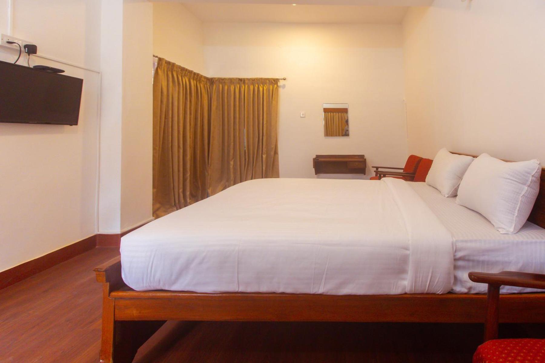 Sri Ramakrishna Hotel Bangalore Buitenkant foto