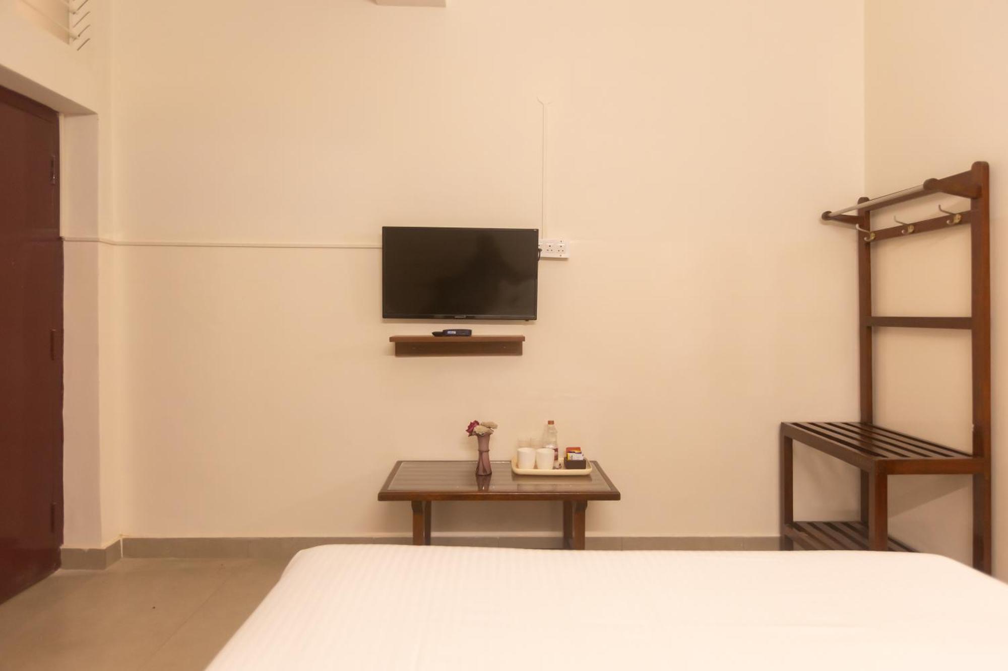 Sri Ramakrishna Hotel Bangalore Buitenkant foto