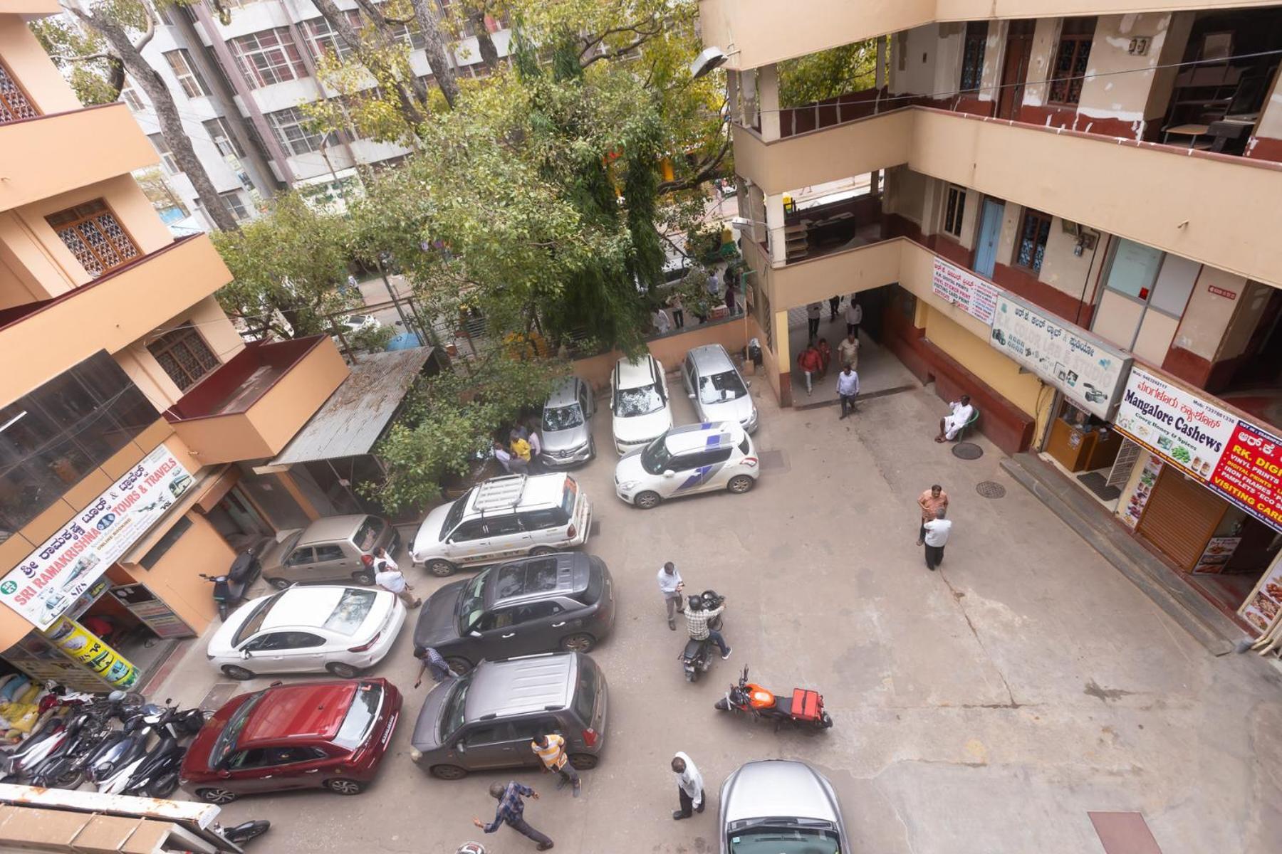 Sri Ramakrishna Hotel Bangalore Buitenkant foto