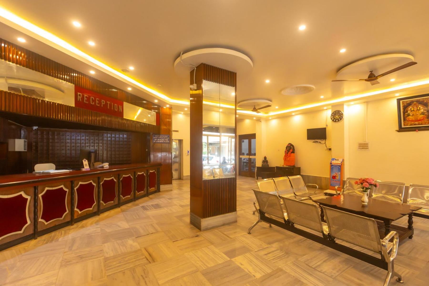 Sri Ramakrishna Hotel Bangalore Buitenkant foto