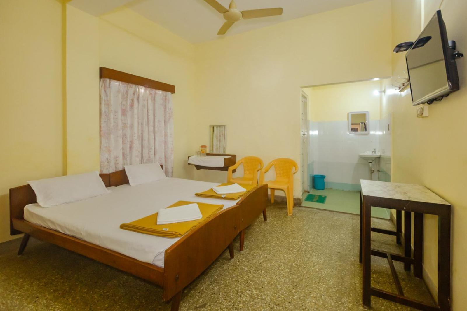 Sri Ramakrishna Hotel Bangalore Buitenkant foto