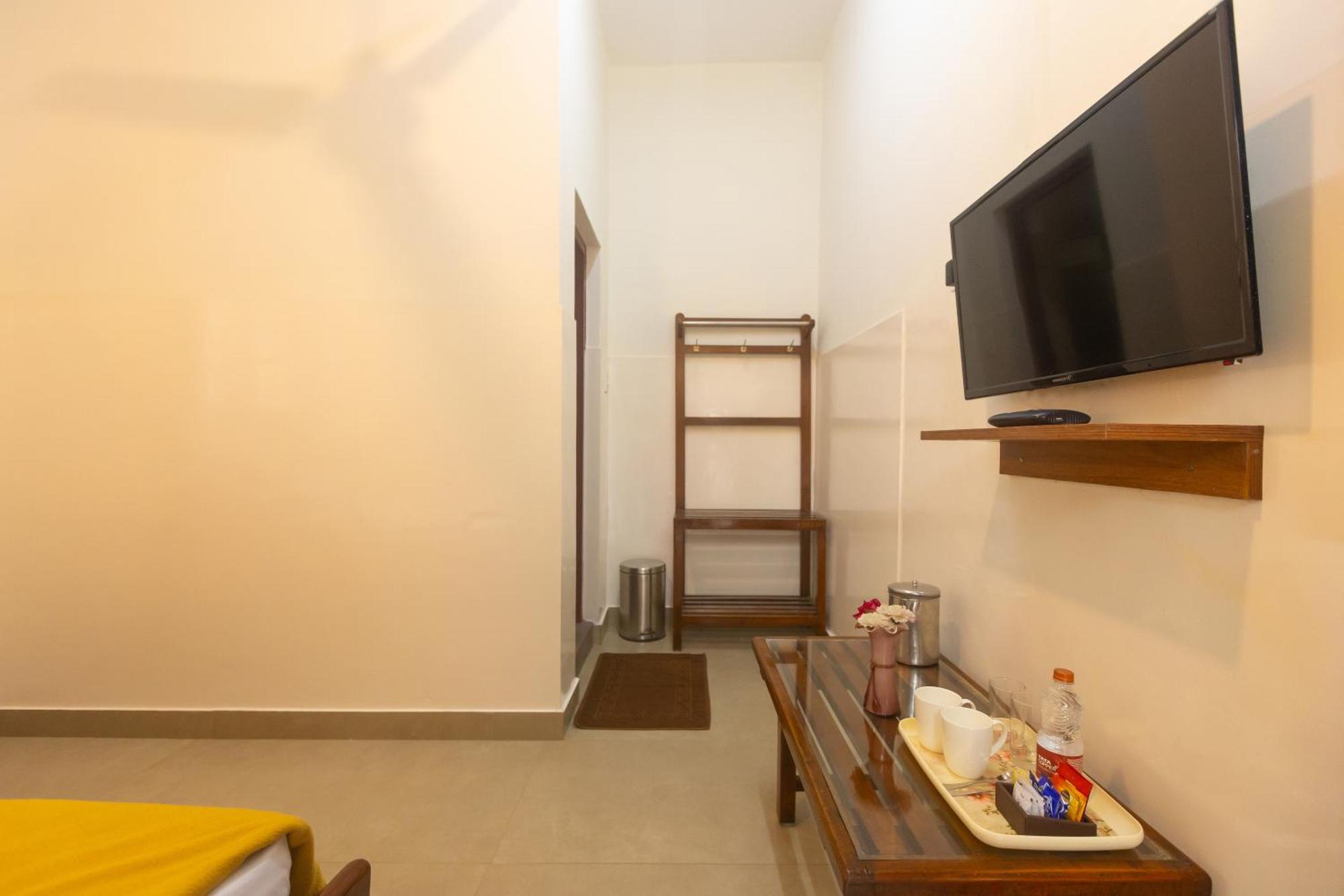 Sri Ramakrishna Hotel Bangalore Buitenkant foto