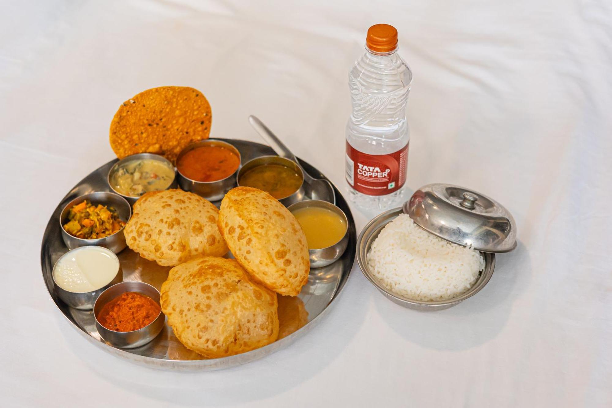 Sri Ramakrishna Hotel Bangalore Buitenkant foto